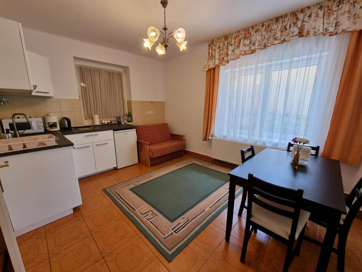 Abigel Vendeghaz Hotel Miskolc Ngoại thất bức ảnh